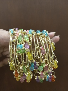 Bracelets en verre goutte de pluie de qualité supérieure, 18 douzaines, avec 16 bracelets en cristal Ghungroo du Cachemire, présentés dans une magnifique boîte, idéaux pour les mariages - Product Image 2