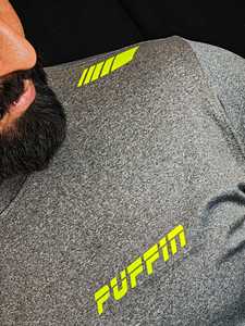T-shirt à manches courtes pour homme PUFFIN SPORTS OEM personnalisé avec logo néon, coupe classique, tissu jersey à séchage rapide, style décontracté - Product Image 6