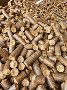 Briquettes de sciure de bois compressée en vrac, combustible écologique pour chaudières industrielles, économie d'énergie - Product Image 4