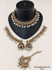 Conjunto de collar y aretes estilo Kundan chapado en oro para novias indias, con aretes a juego y conjunto Maang Tikka para mujer. - Product Image 5