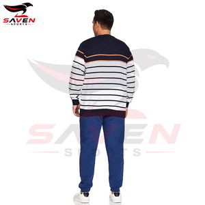 เสื้อสเวตเชิ้ตผู้ชายลายทางสีกรมท่าขาว แต่งแถบสีส้ม คอวี แขนยาว อุ่นสบาย สไตล์ลำลอง สตรีทแวร์ จากผู้ผลิตตามสั่ง - Product Image 4