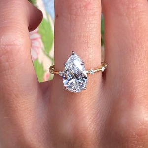 Anillo de Diamante Cultivado en Laboratorio con Corte Corazón y Anillo de Oro Amarillo de 14K con Corazón Entrecruzado, Anillo de Diamante de Oro Amarillo de 14K con Corazón, Anillo de Promesa en Venta - Product Image 1