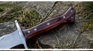 Couteau de chasse personnalisé en acier au carbone forgé à la main, lame à pointe tombante, manche en bois, étui en cuir, épaisseur de qualité industrielle - Product Image 6
