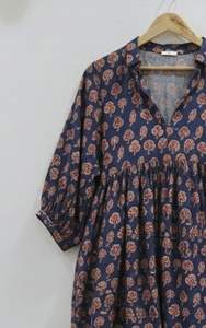 ชุดเดรสทำงานทรงเอไลน์ แขนพอง คอวี ลายดอกไม้วาดมือ ผ้าฝ้ายแท้ 100% ทอมือ ระบายอากาศได้ดี สวมใส่สบาย - Product Image 2