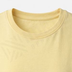 T-shirt décontracté pour femme, style tendance, haute qualité, col ras du cou, manches courtes, tissu satiné, vente en gros, vêtements de mode, couleur personnalisable - Product Image 4