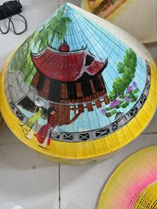 Sombrero Cónico de Hoja de Palma de Bambú Hecho con Materiales Naturales para Uso Tradicional, Decoración de Interiores y Comercio Internacional - Product Image 6