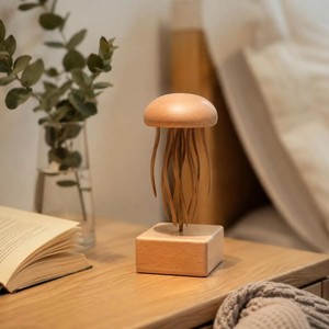 Sculpture de méduse en bois, figurine minimaliste faite à la main, décoration de table, ornement de salon - Product Image 2