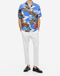 Camiseta de poliéster de manga corta con impresión personalizada gratuita, sublimación personalizada, camiseta con logotipo personalizado de sublimación, muy vendida. - Product Image 6