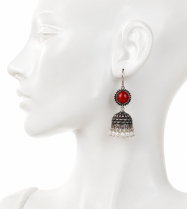 Boucles d'oreilles Jhumka en pierres précieuses |   Boucles d'oreilles pendantes en argent oxydé avec perles |   Bijoux ethniques bohèmes faits à la main pour femmes - Product Image 2