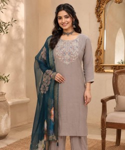 Ensemble tendance haut, bas et dupatta en soie brodée style romain, vêtements ethniques pour femmes, style indien pakistanais 86045 SAHAJANAND- SI:-395 - Product Image 3