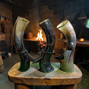 Corne à boire viking artisanale de qualité supérieure avec support en corne, vaisselle médiévale rustique pour bière, au meilleur prix - Product Image 3