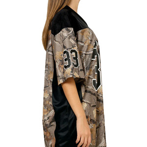 เสื้อเจอร์ซีย์อเมริกันฟุตบอลลายพรางแบบทันสมัยสำหรับผู้หญิง ผ้าโพลีเอสเตอร์ตาข่ายระบายอากาศดี  รับผลิตเสื้อกีฬาแบบ OEM ขายส่งจากสหรัฐอเมริกา - Product Image 4