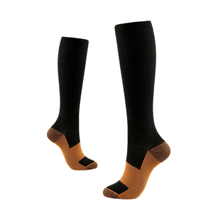 Chaussettes rayées pour adultes, respirantes, tricotées, décontractées, design multicolore - Product Image 1