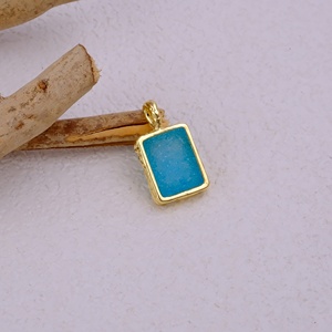 Fabriqué à la main bleu ciel Druzy Rectangle pierre précieuse texturé 24K plaqué or lunette pendentif breloque pour collier approvisionnement en gros - Product Image 3