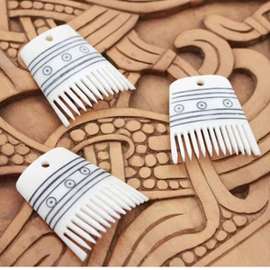 Peigne sculpté en os en forme d'animal, artisanat naturel durable, objet d'art antique de collection - Product Image 6
