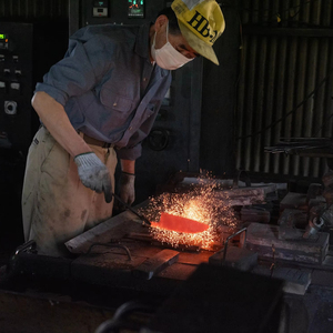 Cuchillo de Cocina Gyuto Tosa-uchihamono, Hoja de Acero al Carbono, Mango de Madera, Ambidiestro, Construcción Forjada, Ecológico - Product Image 1