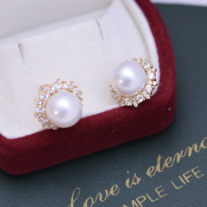 Boucles d'oreilles clous en argent S925, perles d'eau douce simples et élégantes, perles de 6 à 10 mm avec une forte brillance, parfaitement élégantes - Product Image 3