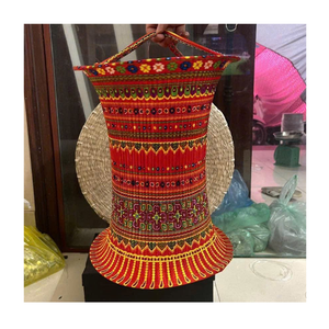 Lanterne ronde décorative artisanale en soie brodée Hmong, fabriquée au Vietnam, durable, pour la décoration extérieure et intérieure, idéale pour les mariages et les événements - Product Image 2