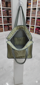 Sac fourre-tout matelassé moderne avec imprimé bohème, tendance, à porter à l'épaule pour le travail, les voyages et les sorties décontractées - pour l'été et l'hiver - Product Image 4