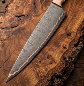 Couteau de cuisine artisanal en acier Damas de qualité industrielle avec manche en bois et étui en cuir pour le camping en plein air - Product Image 2