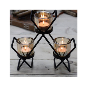 Candelabro de Metal y Hierro Hecho a Mano, Ecológico, Diseño Moderno y Lujoso para Centro de Mesa de Sala de Estar, Decoración del Hogar - Product Image 1