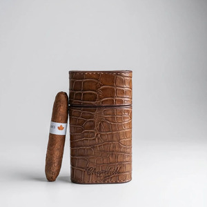 Estuche de cuero para cigarros con cortador integrado. Organizador compacto para cigarros con cortador integrado que garantiza un transporte seguro. En venta. - Product Image 4