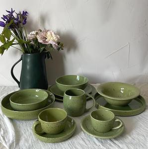 Tazón de Cerámica Verde Oliva con Borde Ancho, Diseño Elegante y Poco Profundo, Acabado Brillante, Apto para Alimentos, Duradero, Ideal para Decoración de Comedor Moderno - Product Image 4