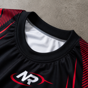 Camiseta de Baloncesto Sublimada Personalizada para Hombre, Negra, Roja y Blanca, Número 23, Cuello Redondo, Manga Corta, Ajuste Atlético, Absorbe la Humedad, 100% Poliéster - Product Image 3