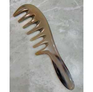 Peigne en corne de vache naturelle, qualité supérieure, écologique, fait main, respirant, antistatique, moderne, cadeau unique pour hommes et femmes, cheveux sains - Product Image 2