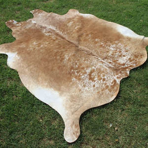Alfombra de piel de vaca natural de primera calidad con pelo, para decoración de interiores de sala de estar y dormitorio. - Product Image 1