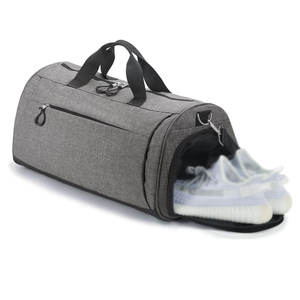 Bolsa Deportiva de Primera Calidad con Gran Espacio de Almacenamiento, Material Resistente y Diseño Cómodo para el Transporte Diario - Product Image 1