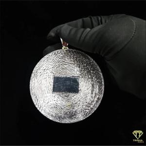 Colgante Hip Hop con Logotipo de Marca Personalizado para Hombre y Mujer con Diamantes Moissanite Engastados a Mano y Plata 925 - Product Image 3