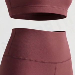 Ensemble de vêtements de yoga et de fitness deux pièces personnalisé, très élastique, antibactérien, pour femmes, short de sport uni, tenue de gym tendance, vente en gros - Product Image 5