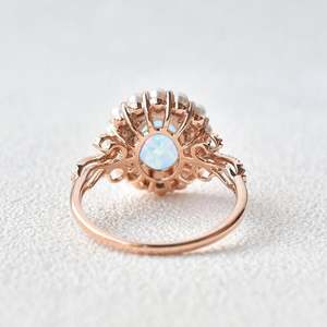Bague Halo Opale Délicate en Argent Sterling 925 Plaqué Or 14K avec Opale de Laboratoire, Alliance Classique pour Femme, Idéale pour Fêtes et Festivals - Product Image 3