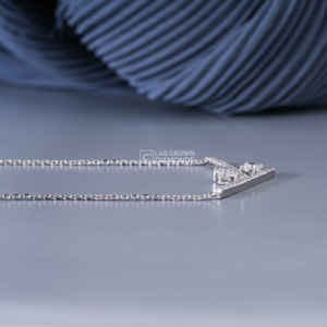 Colgante de Lujo con Moissanita de Corte Redondo en Oro Blanco de 14K para Mujer con Veintinueve Piedras que Pesan 1.23 Quilates en Total - Product Image 2