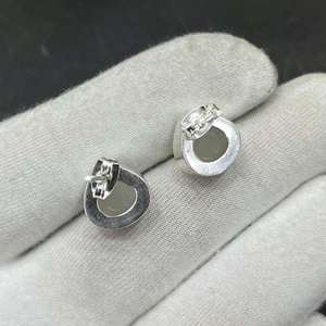 Pendientes de Plata Chapados en Oro con Calcedonia Blanca, Corte Rosa, Diseño Delicado Bohemio en Forma de Corazón, Joyería Minimalista con Piedras Preciosas, Regalo para Ella - Product Image 4