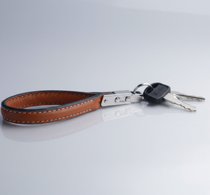 Porte-clés en cuir avec fermoir en métal durable pour hommes et femmes - Product Image 1