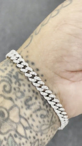 สร้อยข้อมือเงินแท้ 925 ประดับมอสซาไนต์ทรงกลมแบบไมโครเพฟ สไตล์ฮิปฮอป สำหรับผู้ชาย รุ่น HB0315 - Product Image 2