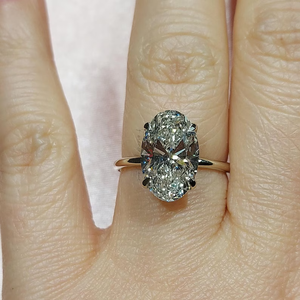 Bague de fiançailles ovale en diamant de laboratoire certifié IGI 4 carats, diamant D VVS2, avec anneau d'appoint. - Product Image 1