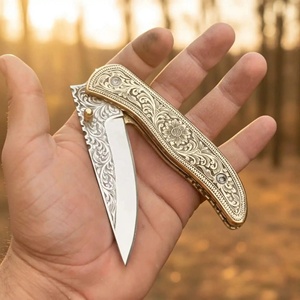 Navaja Plegable de Acero Inoxidable Grabada a Mano con Hoja de Punta Caída y Perilla para el Pulgar, EDC - Product Image 3