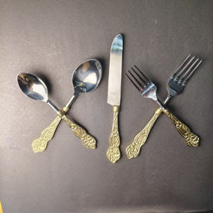 Juego de Cubiertos Dorados con Relieve Floral, Colección de Vajilla de Acero Inoxidable Vintage para Regalos de Lujo para el Hogar y Eventos Gastronómicos - Product Image 5