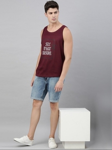 เสื้อกล้ามผู้ชายสีแดงเลือดหมู ทรงเข้ารูป คอกลม พิมพ์ลายด้านใน แพ็ค 6 ตัว สไตล์ลำลอง ผ้าฝ้าย 100% ระบายอากาศได้ดี ถักทออย่างประณีต - Product Image 4