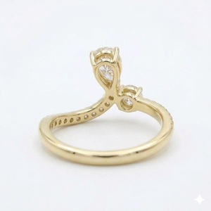 Bague Toi et Moi en Or 18 carats avec Diamant de Laboratoire Taille Poire, Bague de Fiançailles en Or avec Bande Pavée Torsadée Style Tiara, Cadeau d'Anniversaire pour Elle - Product Image 4