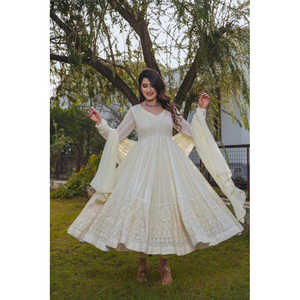 Vestido y pantalón de diseñador Chikankari con vestidos de noche Dupatta con aspecto de fiesta - Product Image 1