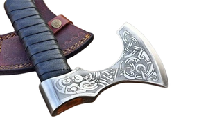 Hacha Vikinga de Alta Calidad Hecha a Mano con Estilo Rockero, Hoja Grabada y Funda de Cuero Hecha a Mano, Precio al por Mayor - Product Image 4