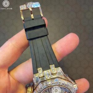 Reloj de Lujo Charm Jewells con Bisel de Diamantes Dorado, Movimiento Mecánico Analógico, Caja de Acero Inoxidable de 40 mm, Resistente al Agua 10 Bar - Product Image 5