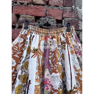 กระโปรงยาวผ้าฝ้ายอินเดียแท้ 100% แบบคัลลี่ ทำมือ สำหรับฤดูร้อน กระโปรงแม็กซี่/มิดิ สไตล์โบโฮ ฮิปปี้ เสื้อคลุมตัวยาวพิมพ์ลายดอกไม้ กระโปรงแบบพัน - Product Image 4