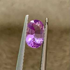 Pierre précieuse Hackmanite naturelle d'Inde, taille octogonale, certifiée par un tiers, pierre brute pour la fabrication de bijoux et la collection de cristaux - Product Image 1