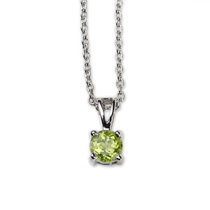 Collier pendentif solitaire à 4 griffes en argent sterling 925 massif avec péridot naturel rond, bijoux fins, Memoria Jewels - Product Image 1