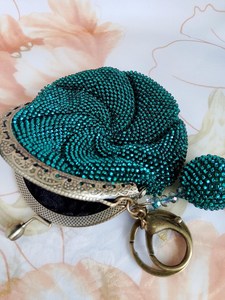 Emerald Beaded Coin Purse , Handmade Glass Bead Kiss <b>Lock</b> Pouch, <b>Small</b> Coin Wallet - Product Image 4